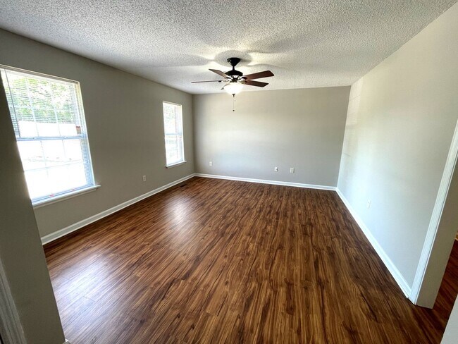 Photo - 1022 Cherry Hills Ct Apartment