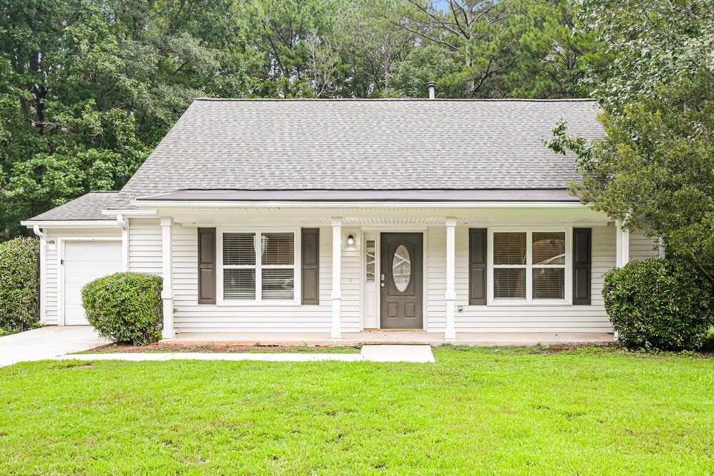 Primary Photo - 1612 Picadilly Ct NE