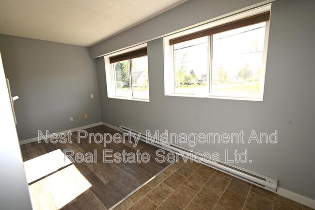 Building Photo - 626 Kinchant St