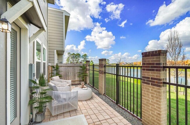 Foto del edificio - 9808 Magnolia Village Ln