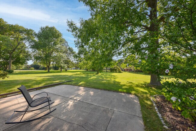 Foto del edificio - 8601 N Manor Ln