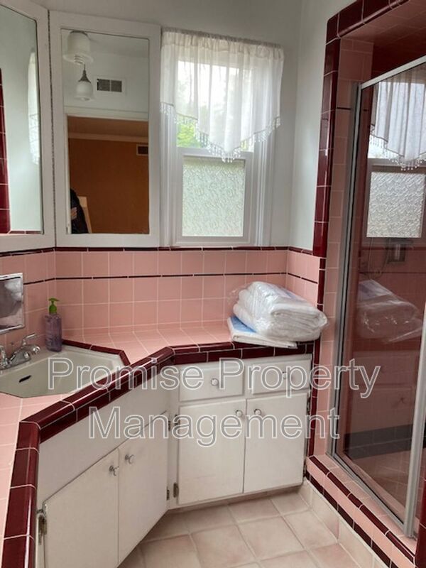 Foto del edificio - 420 S Horne St