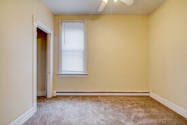 Building Photo - 1036 E Pearson St