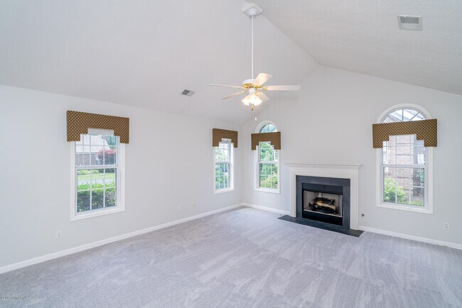 Building Photo - 10805 Glenway Pl