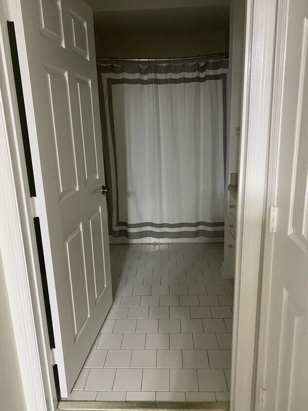 800 S Dakota Ave Unit 428, Tampa, FL 33606 Condo for Rent in Tampa