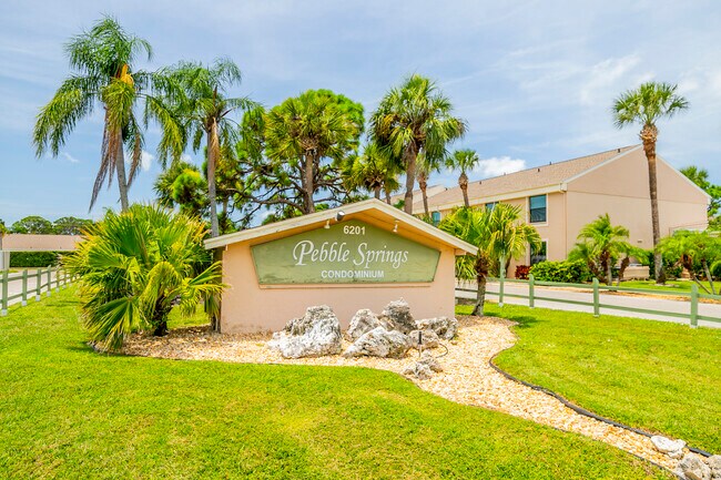 Foto del edificio - 6350 7th Ave W