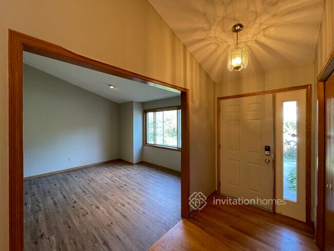 Foto del edificio - 13470 Dellwood Way