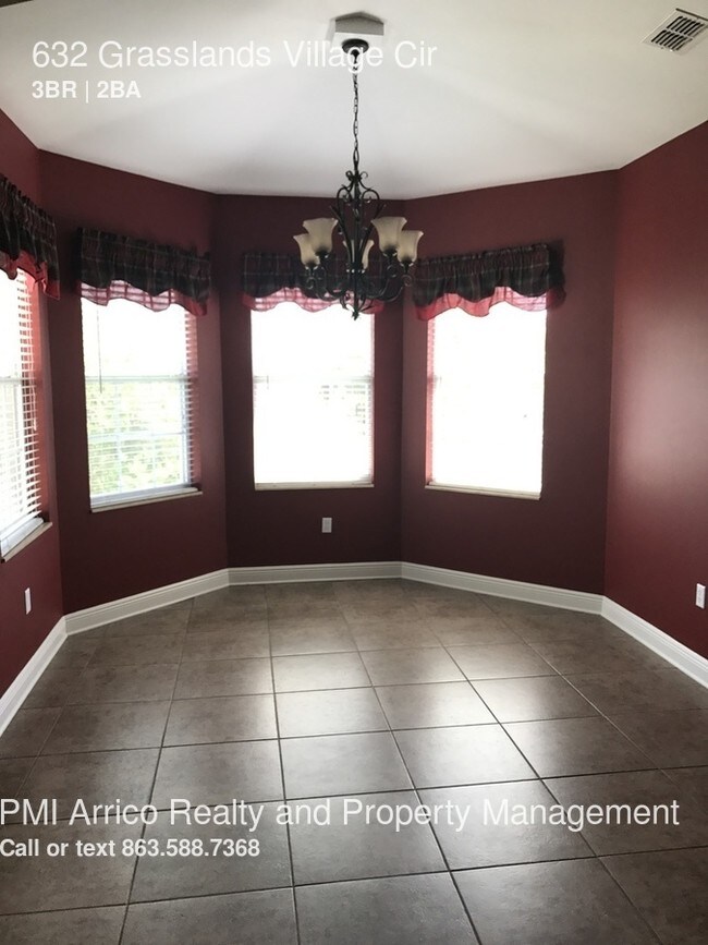 Building Photo - 632 Grasslands Village Cir