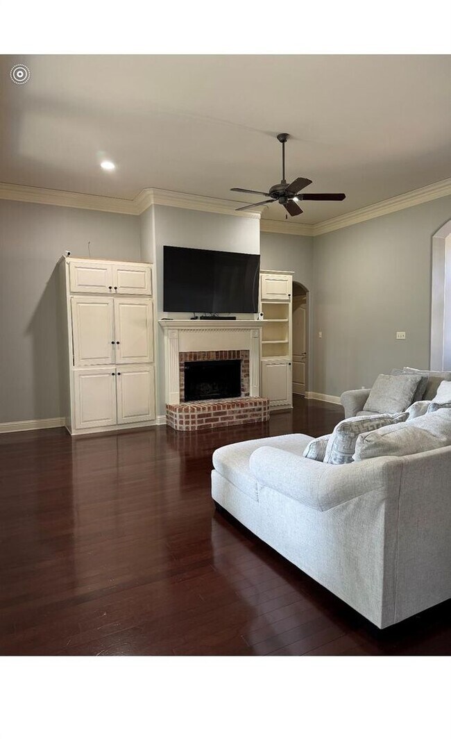 Building Photo - Rental Property