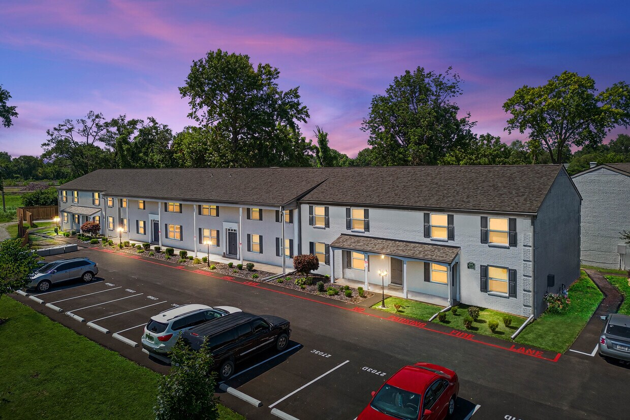 Primary Photo - 2713 Center St