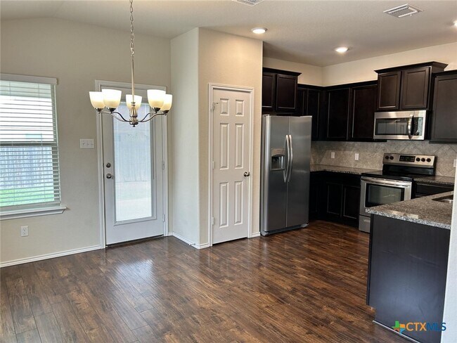 Foto del edificio - 1309 Juneberry Pk Dr