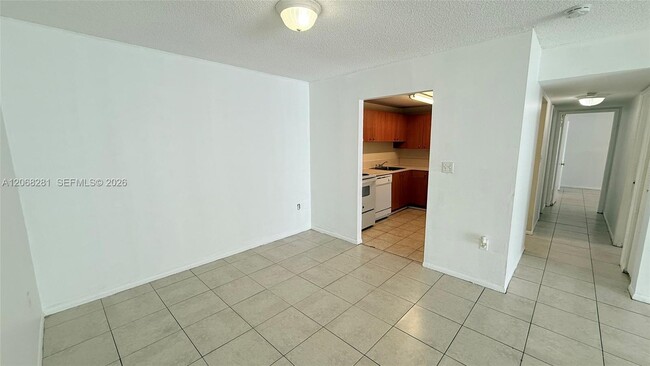 Building Photo - 415 Executive Center Dr