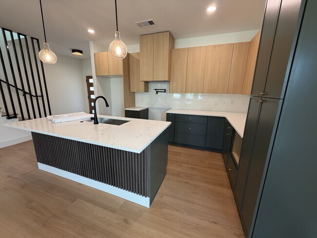Foto del edificio - 2314 E 11th St