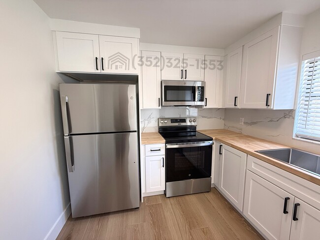 Building Photo - 3276 E Crown Dr