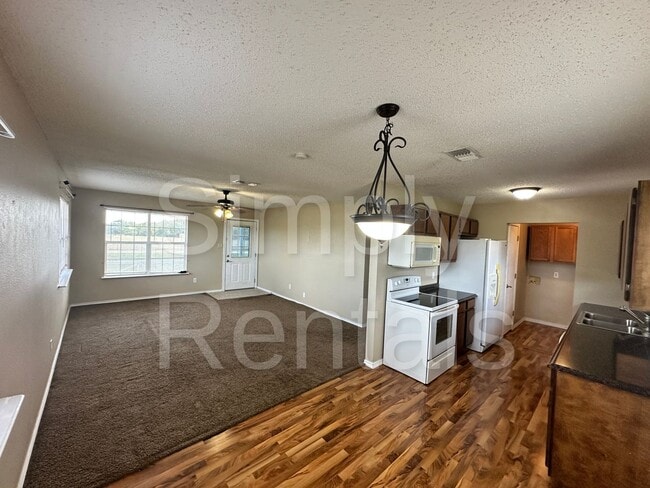 Building Photo - 479 Mills Way