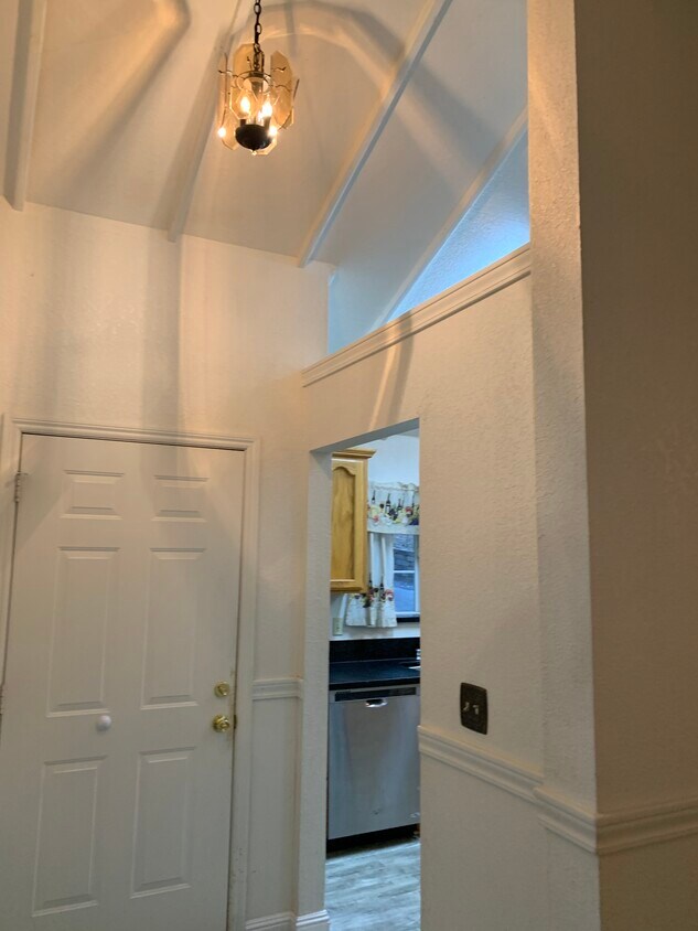 Foto principal - 6337 Amherst Way