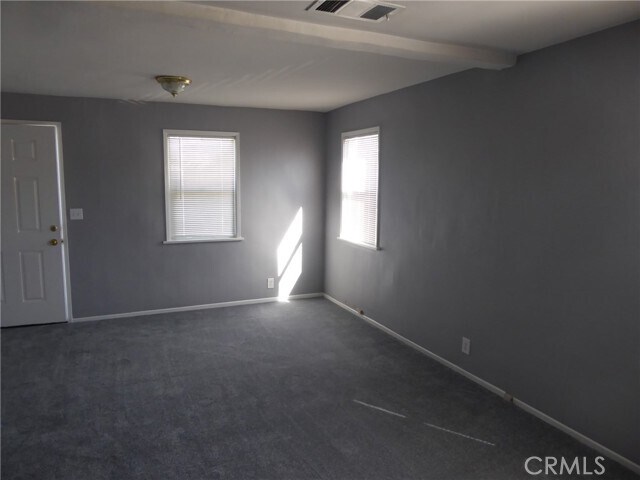 Foto del edificio - 862 E H St