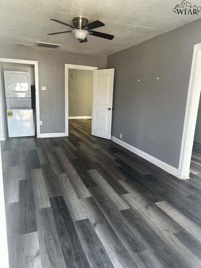 Building Photo - 1011 16th St