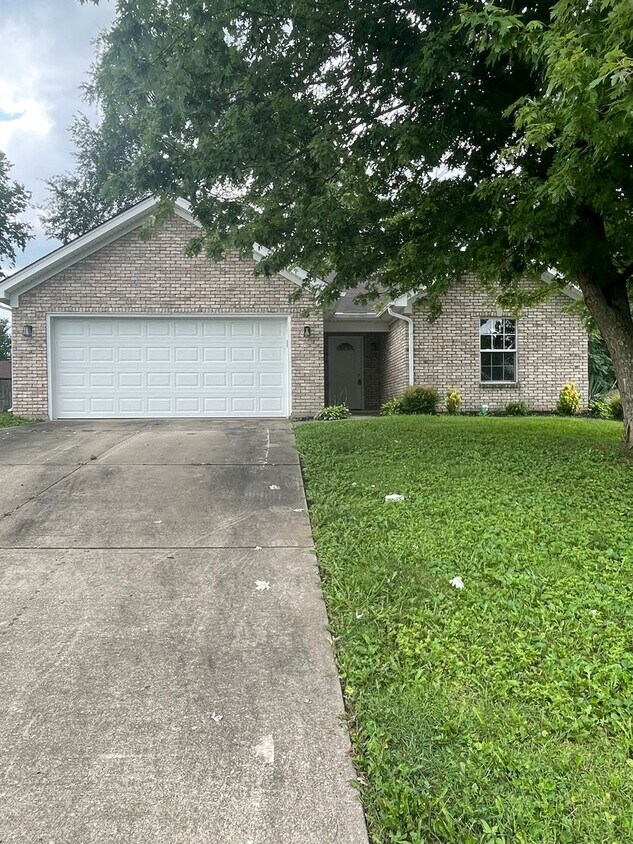 Primary Photo - Nice ranch home