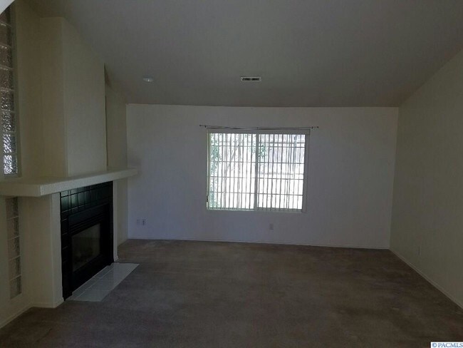 Building Photo - 2530 Royal Palm Ave