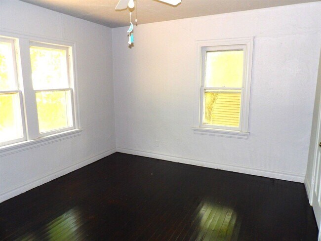 Foto del edificio - 1714 NW Cherry Ave