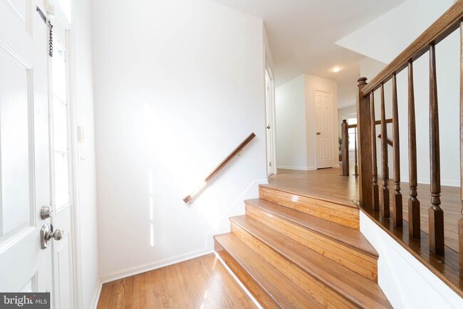 Building Photo - 3244 Titanic Dr