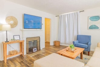 Building Photo - 3912 Crestview Dr