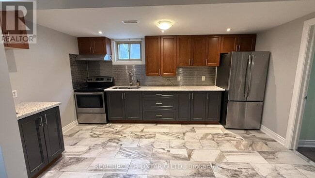 Photo du bâtiment - 926 Flagship Dr