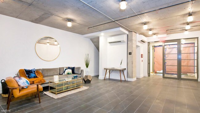 Foto del edificio - 1935 Bedford Ave