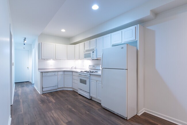 Foto del edificio - 1064 N Marshfield Ave