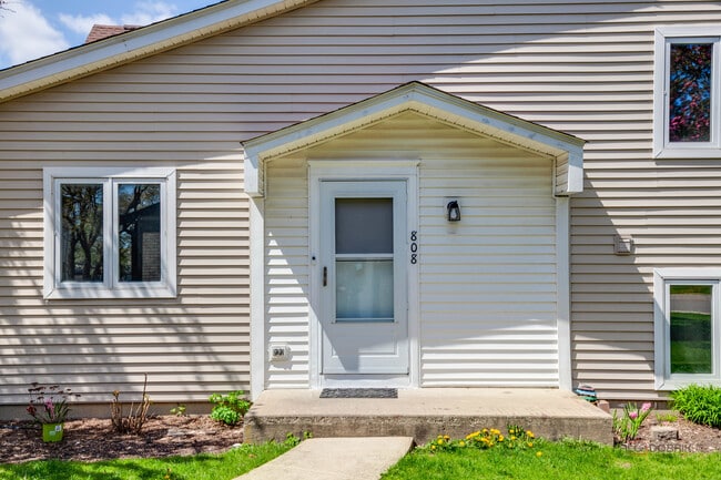 Building Photo - 808 Inverrary Ln