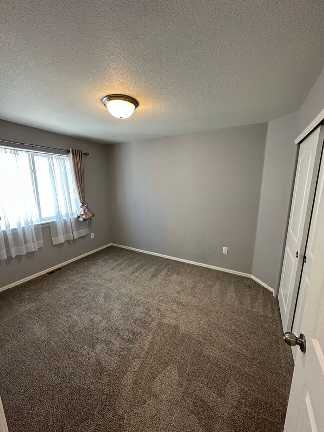 Building Photo - Beautiful 4bdrm Home In Severance