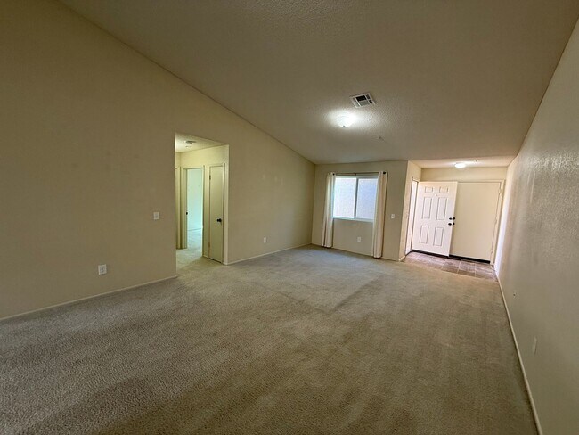 Building Photo - 3038 S Todd Ave