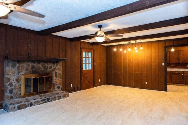 Building Photo - 8288 Webb Rd