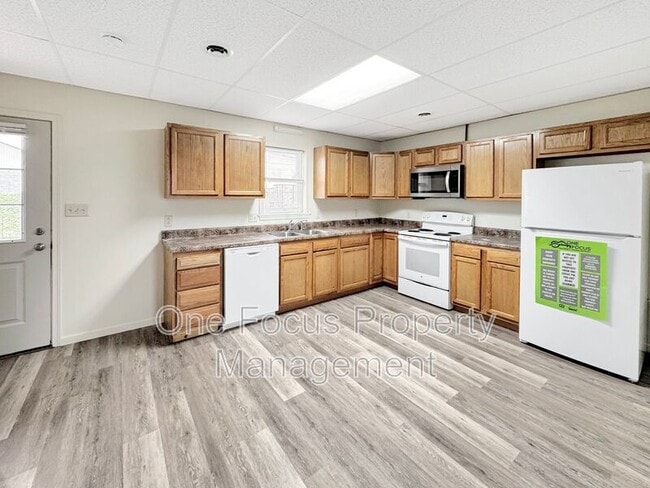 Building Photo - 222 Third Avenue