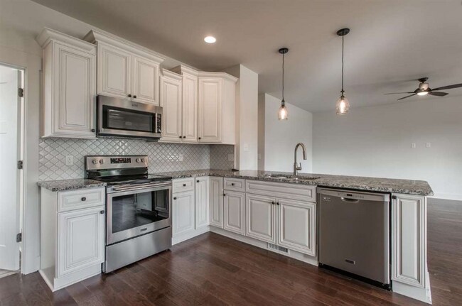 Building Photo - 132 Plumlee Dr