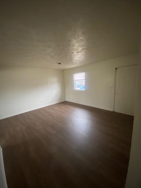 Building Photo - 1504 Thames Dr