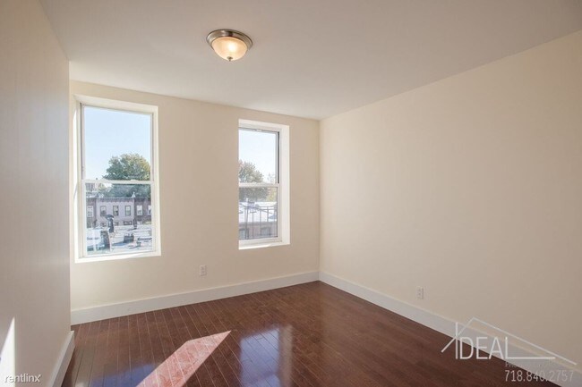 Foto del edificio - 1040 Lafayette Ave