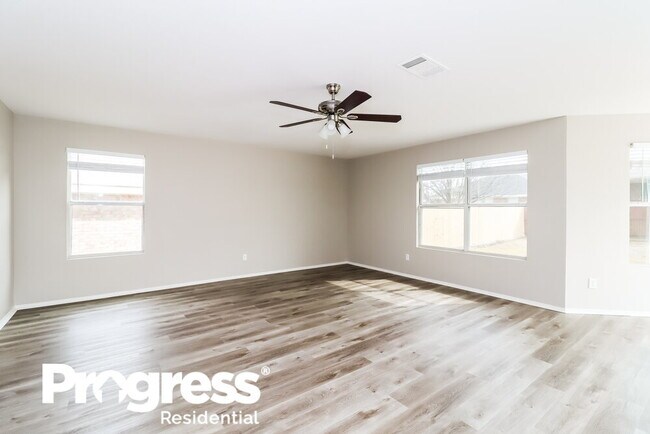 Foto del edificio - 9953 Legacy Dr