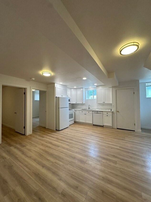 Primary Photo - 300 S Franklin Ave