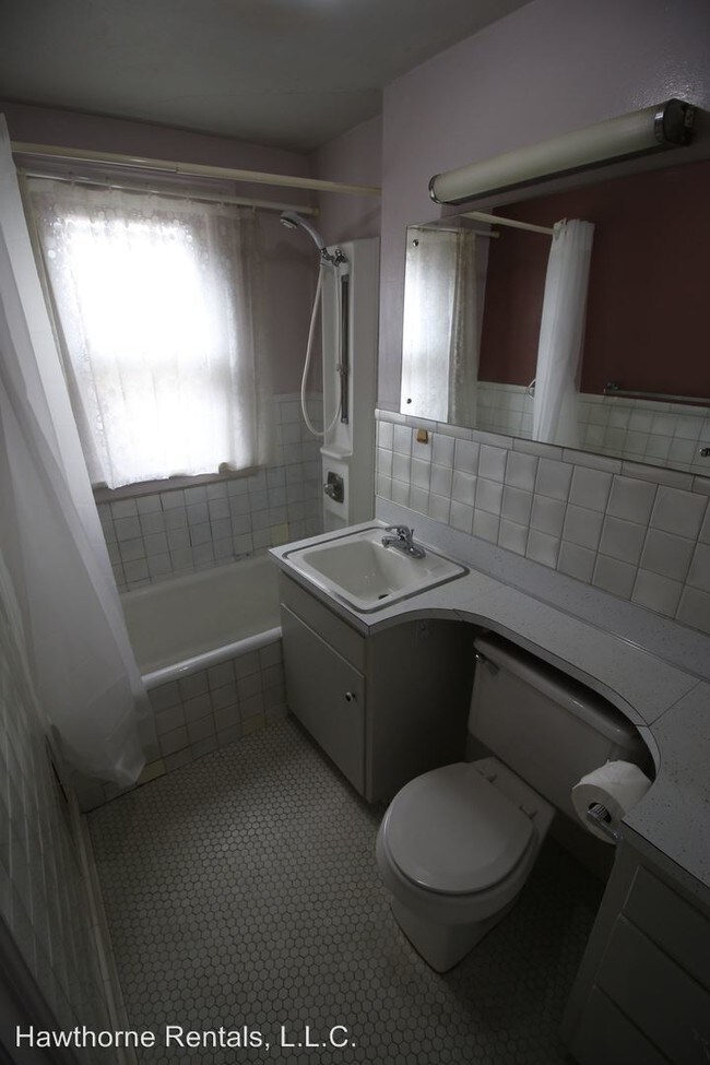 Building Photo - 2 br, 1 bath House - 406 Belmont Avenue