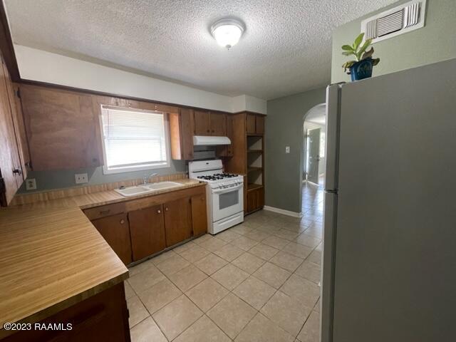 Building Photo - 1234 Brightside St