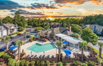 Building Photo - The Fairways