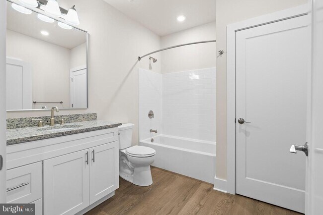 Foto del edificio - 30 W Broad St