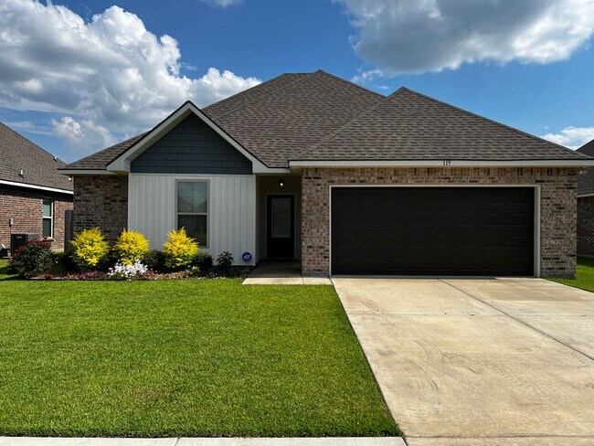 Building Photo - 3 Bedroom, 2 Bathroom, Walk in closets Gra...