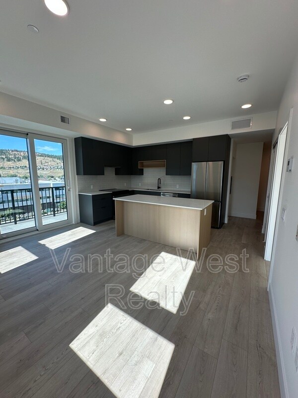 Photo du bâtiment - 620-620 Coronation Ave