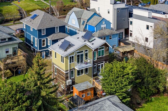 Building Photo - 1504 19th Ave