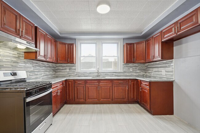 Building Photo - 599 S 18th St