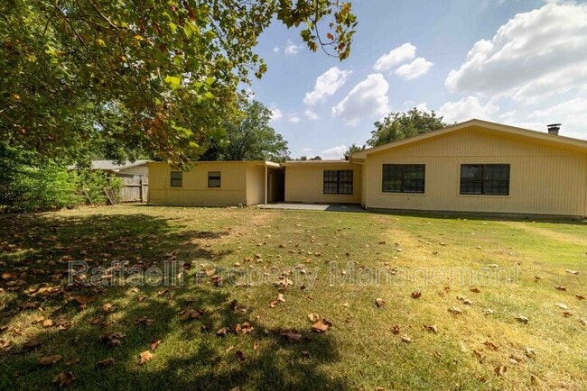 Foto del edificio - 3 Sidney Dr