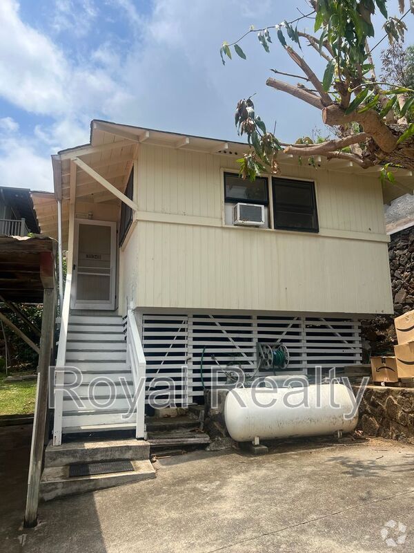Building Photo - 3834 Anuhea St